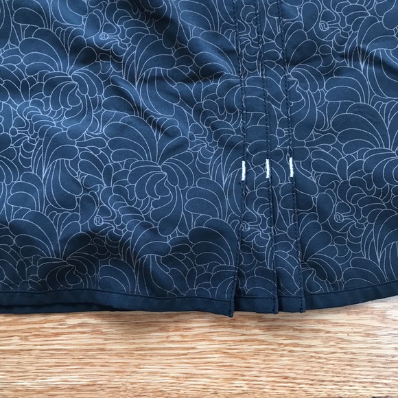 Lululemon tennis skirt - Picture 2 of 4